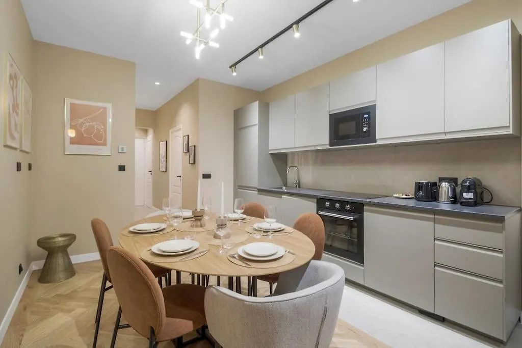Appart 6pers#2 Bedrooms#bastille#placedesvosges#ac דירה *